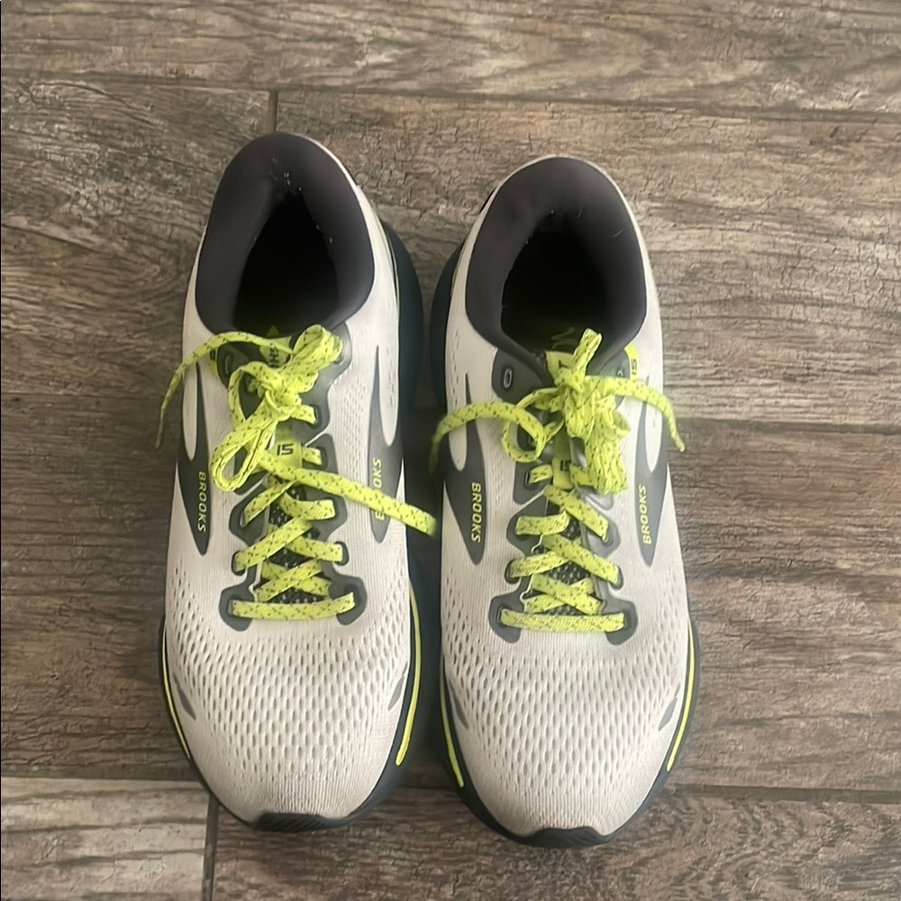 Brooks   Ghost 15 White and Neon Yellow Running Shoes